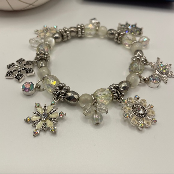 Snowflake Crystal Stretch Bracelet AB Aurora Borealis Rhinestones Linen ❄️💎 - Picture 4 of 11
